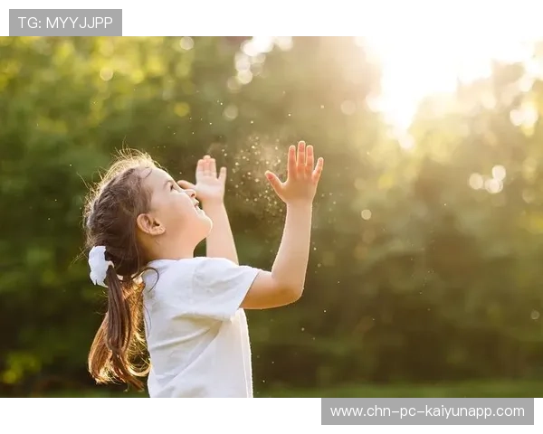 哈兰德的慈父时光：他如何用微笑点亮童年的阳光