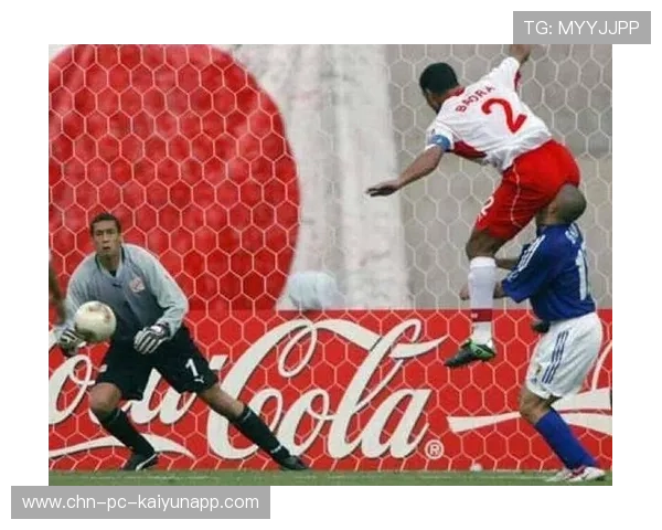 球场趣事：那些让人捧腹的趣味瞬间，球场搞笑视频